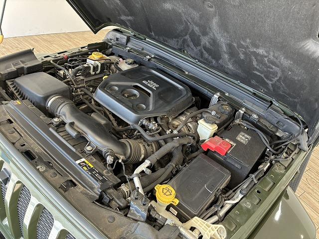 ジープ・ラングラーアンリミテッド Ｕｎｌｉｍｉｔｅｄ　Ｓａｈａｒａ　２．０スカイワンタッチパワ　スカイタッチパワートップ　レーダークルーズ　フルセグ　Ｂカメラ　衝突軽減ブレーキ　ＬＥＤライト　ＥＴＣ　禁煙車　スマートキー　シートヒーター（40枚目）