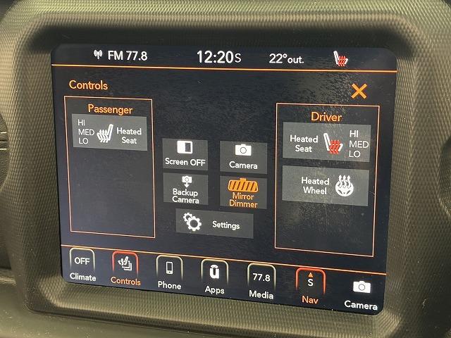 ジープ・ラングラーアンリミテッド Ｕｎｌｉｍｉｔｅｄ　Ｓａｈａｒａ　２．０スカイワンタッチパワ　スカイタッチパワートップ　レーダークルーズ　フルセグ　Ｂカメラ　衝突軽減ブレーキ　ＬＥＤライト　ＥＴＣ　禁煙車　スマートキー　シートヒーター（43枚目）