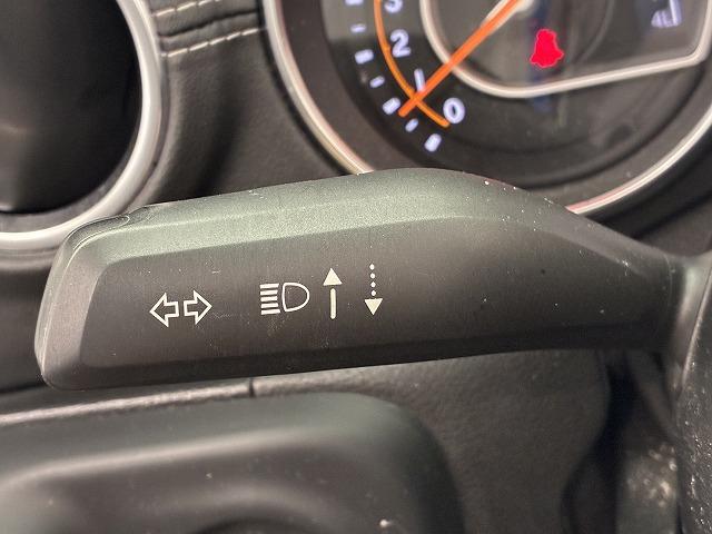 ジープ・ラングラーアンリミテッド Ｕｎｌｉｍｉｔｅｄ　Ｓａｈａｒａ　２．０スカイワンタッチパワ　スカイタッチパワートップ　レーダークルーズ　フルセグ　Ｂカメラ　衝突軽減ブレーキ　ＬＥＤライト　ＥＴＣ　禁煙車　スマートキー　シートヒーター（56枚目）