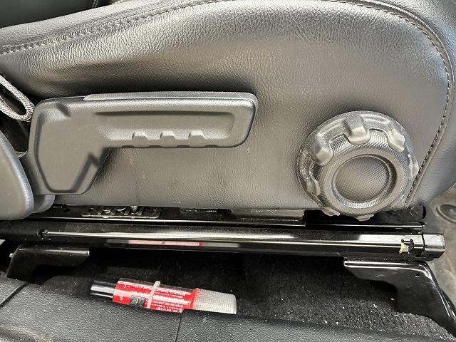 ジープ・ラングラーアンリミテッド Ｕｎｌｉｍｉｔｅｄ　Ｓａｈａｒａ　２．０スカイワンタッチパワ　スカイタッチパワートップ　レーダークルーズ　フルセグ　Ｂカメラ　衝突軽減ブレーキ　ＬＥＤライト　ＥＴＣ　禁煙車　スマートキー　シートヒーター（69枚目）