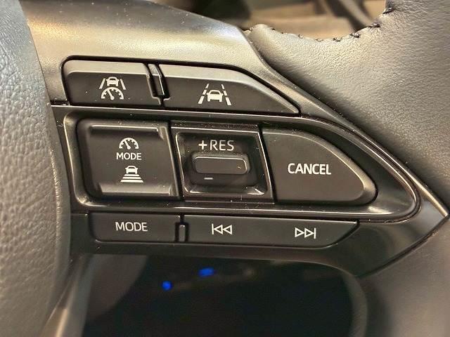 シエンタ Ｚ　純正ナビ　パノラミックビューモニター　レーダークルーズコントロール　両側電動スライドドア　ブラインドスポットモニター　シートヒーター　ステアリングヒーター　オートハイビーム　スマートキー（5枚目）