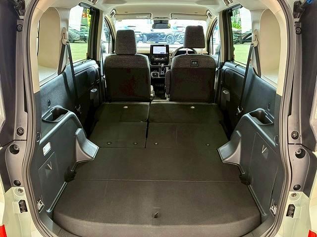 シエンタ Ｚ　純正ナビ　パノラミックビューモニター　レーダークルーズコントロール　両側電動スライドドア　ブラインドスポットモニター　シートヒーター　ステアリングヒーター　オートハイビーム　スマートキー（11枚目）