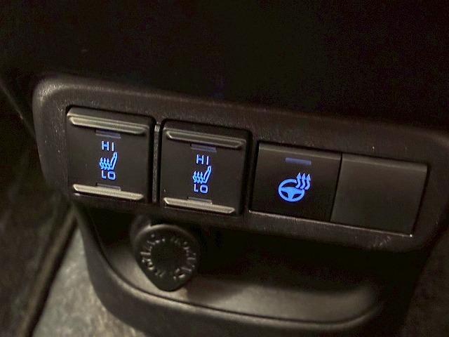 シエンタ Ｚ　純正ナビ　パノラミックビューモニター　レーダークルーズコントロール　両側電動スライドドア　ブラインドスポットモニター　シートヒーター　ステアリングヒーター　オートハイビーム　スマートキー（25枚目）