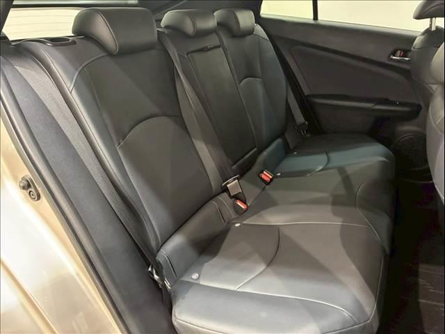 プリウス S “ツーリングセレクション” 純正ナビ バックカメラ レーダークルーズコントロール 衝突軽減ブレーキ 車線逸脱防止 オートハイビーム LEDヘッドライト フルセグテレビ Bluetooth接続 オートエアコン プッシュスタート(10枚目)