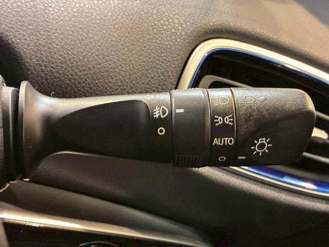 プリウス S “ツーリングセレクション” 純正ナビ バックカメラ レーダークルーズコントロール 衝突軽減ブレーキ 車線逸脱防止 オートハイビーム LEDヘッドライト フルセグテレビ Bluetooth接続 オートエアコン プッシュスタート(24枚目)