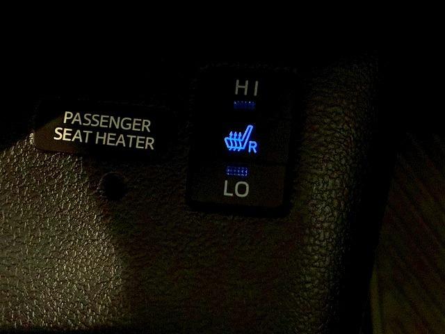 プリウス S “ツーリングセレクション” 純正ナビ バックカメラ レーダークルーズコントロール 衝突軽減ブレーキ 車線逸脱防止 オートハイビーム LEDヘッドライト フルセグテレビ Bluetooth接続 オートエアコン プッシュスタート(35枚目)