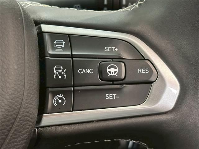 ジープ・コマンダー ロンジチュード 純正ナビ AppleCarPlay バックカメラ レーダークルーズコントロール ブラインドスポットモニター 電動リアゲート ハーフレザーシート ルーフレール 3列シート LEDヘッド 禁煙 盗難防止(6枚目)