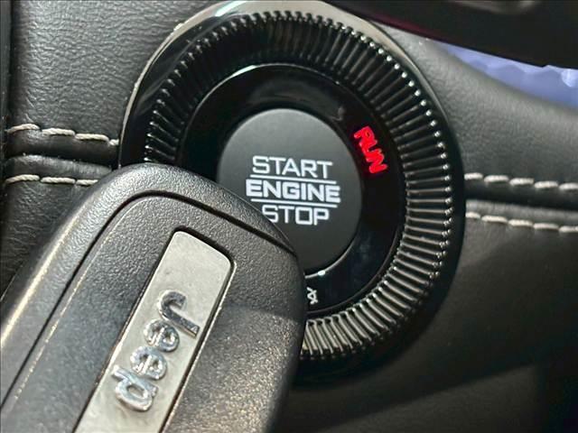 ジープ・コマンダー ロンジチュード 純正ナビ AppleCarPlay バックカメラ レーダークルーズコントロール ブラインドスポットモニター 電動リアゲート ハーフレザーシート ルーフレール 3列シート LEDヘッド 禁煙 盗難防止(8枚目)