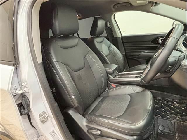 ジープ・コマンダー ロンジチュード 純正ナビ AppleCarPlay バックカメラ レーダークルーズコントロール ブラインドスポットモニター 電動リアゲート ハーフレザーシート ルーフレール 3列シート LEDヘッド 禁煙 盗難防止(9枚目)