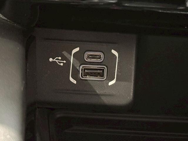 ジープ・コマンダー ロンジチュード 純正ナビ AppleCarPlay バックカメラ レーダークルーズコントロール ブラインドスポットモニター 電動リアゲート ハーフレザーシート ルーフレール 3列シート LEDヘッド 禁煙 盗難防止(31枚目)