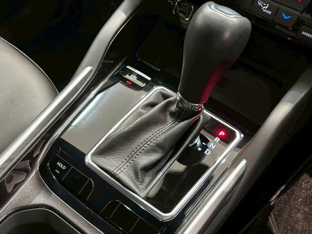 ジープ・コマンダー ロンジチュード 純正ナビ AppleCarPlay バックカメラ レーダークルーズコントロール ブラインドスポットモニター 電動リアゲート ハーフレザーシート ルーフレール 3列シート LEDヘッド 禁煙 盗難防止(32枚目)