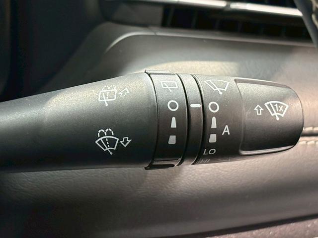 ジープ・コマンダー ロンジチュード 純正ナビ AppleCarPlay バックカメラ レーダークルーズコントロール ブラインドスポットモニター 電動リアゲート ハーフレザーシート ルーフレール 3列シート LEDヘッド 禁煙 盗難防止(40枚目)