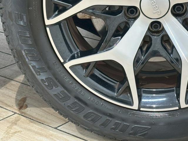 ジープ・コマンダー ロンジチュード 純正ナビ AppleCarPlay バックカメラ レーダークルーズコントロール ブラインドスポットモニター 電動リアゲート ハーフレザーシート ルーフレール 3列シート LEDヘッド 禁煙 盗難防止(62枚目)