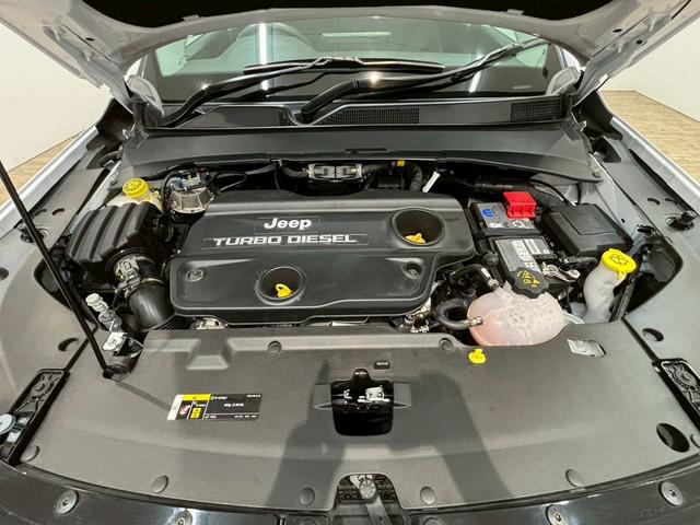 ジープ・コマンダー ロンジチュード 純正ナビ AppleCarPlay バックカメラ レーダークルーズコントロール ブラインドスポットモニター 電動リアゲート ハーフレザーシート ルーフレール 3列シート LEDヘッド 禁煙 盗難防止(72枚目)