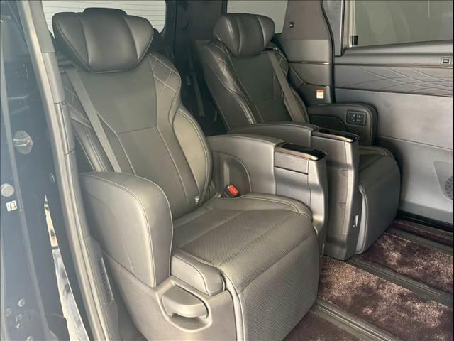 ヴェルファイアハイブリッド Z Premier ツインムーンルーフ 14型有機リアエンターテイメント パノラミックビューモニター デジタルインナーミラー ブラインドスポットモニター ヘッドアップディスプレイ 電動リアゲート シートメモリー(10枚目)