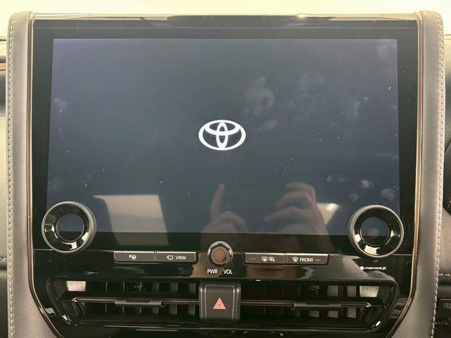 ヴェルファイアハイブリッド Z Premier ツインムーンルーフ 14型有機リアエンターテイメント パノラミックビューモニター デジタルインナーミラー ブラインドスポットモニター ヘッドアップディスプレイ 電動リアゲート シートメモリー(30枚目)