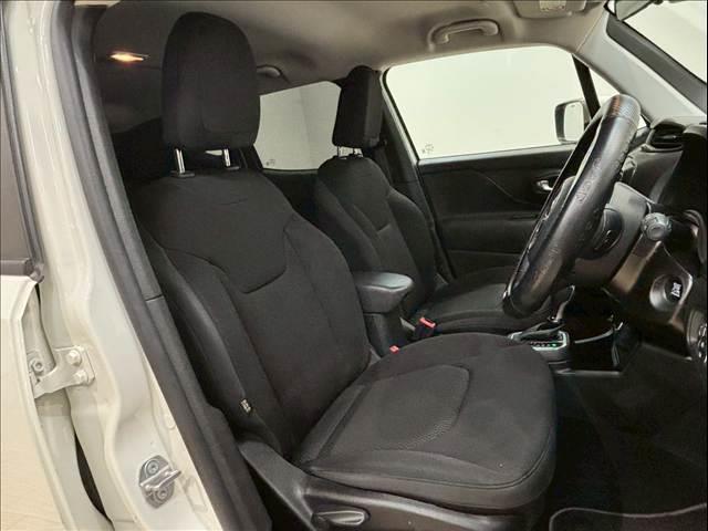 ジープ・レネゲード ナイトイーグル レーダークルーズコントロール AppleCarPlay バックカメラ クリアランスソナー 車線逸脱防止 ブラインドスポットモニター スマートキープッシュスタート Bluetooth接続可(9枚目)