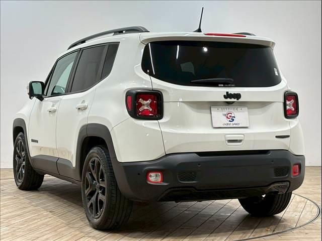 ジープ・レネゲード ナイトイーグル レーダークルーズコントロール AppleCarPlay バックカメラ クリアランスソナー 車線逸脱防止 ブラインドスポットモニター スマートキープッシュスタート Bluetooth接続可(17枚目)