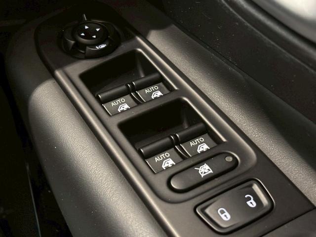 ジープ・レネゲード ナイトイーグル レーダークルーズコントロール AppleCarPlay バックカメラ クリアランスソナー 車線逸脱防止 ブラインドスポットモニター スマートキープッシュスタート Bluetooth接続可(40枚目)