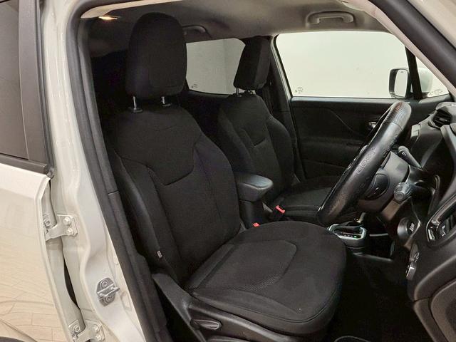 ジープ・レネゲード ナイトイーグル レーダークルーズコントロール AppleCarPlay バックカメラ クリアランスソナー 車線逸脱防止 ブラインドスポットモニター スマートキープッシュスタート Bluetooth接続可(42枚目)