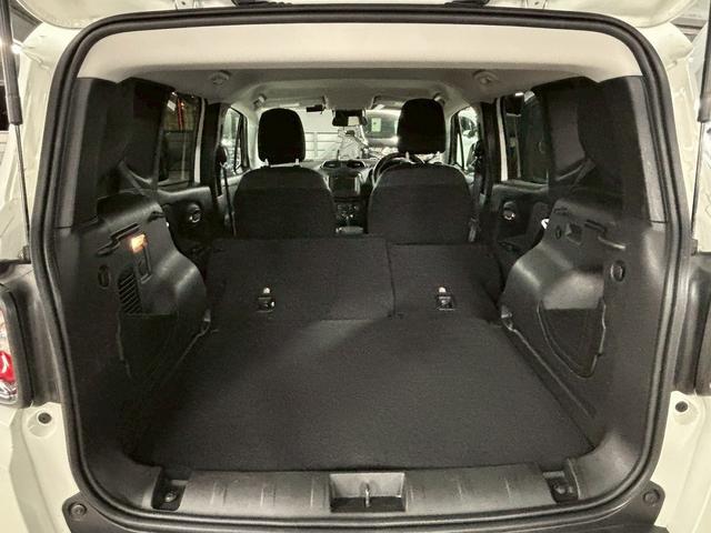 ジープ・レネゲード ナイトイーグル レーダークルーズコントロール AppleCarPlay バックカメラ クリアランスソナー 車線逸脱防止 ブラインドスポットモニター スマートキープッシュスタート Bluetooth接続可(50枚目)