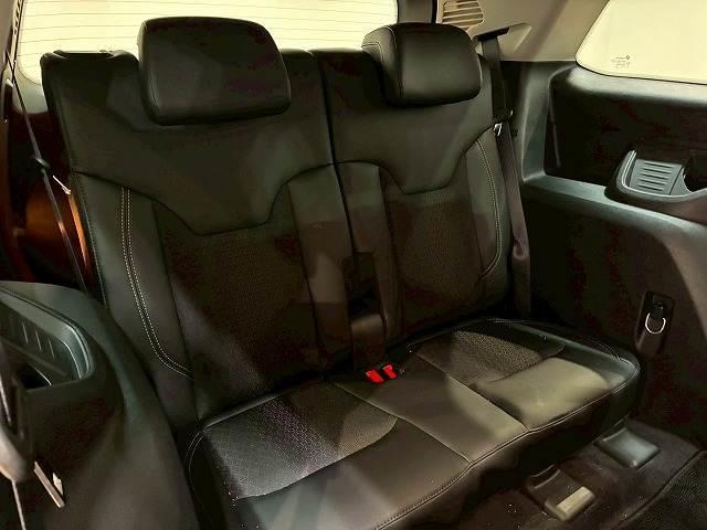 ジープ・コマンダー ロンジチュード 純正ナビ バックカメラ レーダークルーズコントロール 衝突軽減ブレーキ 車線逸脱防止 パーキングアシスト クリアランスソナー 電動リアゲート ブラインドスポットモニター(11枚目)