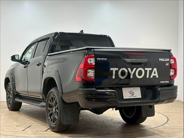 安心したお車をお選び頂けるように、当社では、鑑定車両を展示しております。第三者機関により、お車の品質を提示しております。