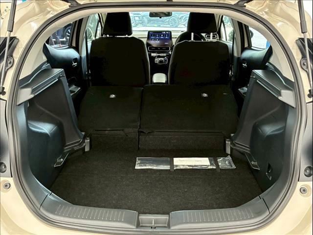 アクア Ｚ　レーダークルーズコントロール　ヘッドアップディスプレイ　ブラインドスポットモニター　パーキングアシスト　衝突軽減ブレーキ　車線逸脱防止　フルセグテレビ（11枚目）