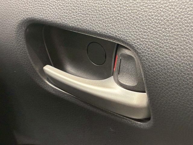 アクア Ｚ　レーダークルーズコントロール　ヘッドアップディスプレイ　ブラインドスポットモニター　パーキングアシスト　衝突軽減ブレーキ　車線逸脱防止　フルセグテレビ（30枚目）