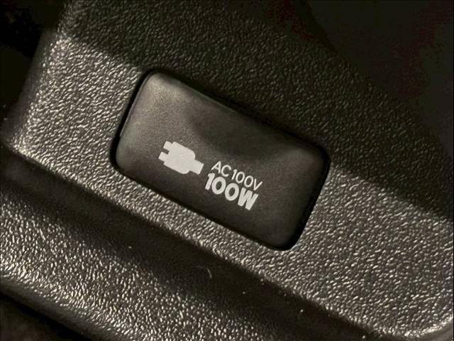 ハイエースワゴン ＧＬ　７インチナビ　パノラミックビューモニター　衝突軽減ブレーキ　車線逸脱防止　ＡＣ１００Ｖ　ＥＴＣ　オートハイビーム　スマートキー　プッシュスタート　オートエアコン　ＬＥＤヘッドライト（7枚目）