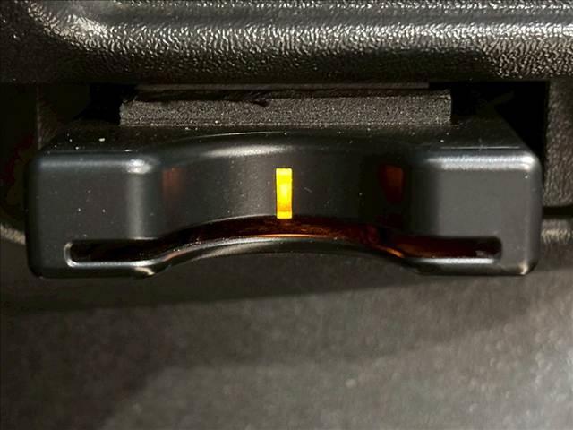 ハイエースワゴン ＧＬ　７インチナビ　パノラミックビューモニター　衝突軽減ブレーキ　車線逸脱防止　ＡＣ１００Ｖ　ＥＴＣ　オートハイビーム　スマートキー　プッシュスタート　オートエアコン　ＬＥＤヘッドライト（8枚目）