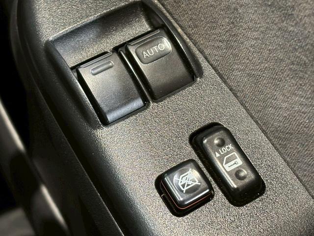 ハイエースワゴン ＧＬ　７インチナビ　パノラミックビューモニター　衝突軽減ブレーキ　車線逸脱防止　ＡＣ１００Ｖ　ＥＴＣ　オートハイビーム　スマートキー　プッシュスタート　オートエアコン　ＬＥＤヘッドライト（23枚目）