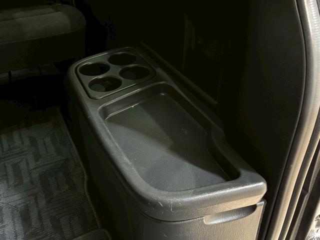 ハイエースワゴン ＧＬ　７インチナビ　パノラミックビューモニター　衝突軽減ブレーキ　車線逸脱防止　ＡＣ１００Ｖ　ＥＴＣ　オートハイビーム　スマートキー　プッシュスタート　オートエアコン　ＬＥＤヘッドライト（48枚目）