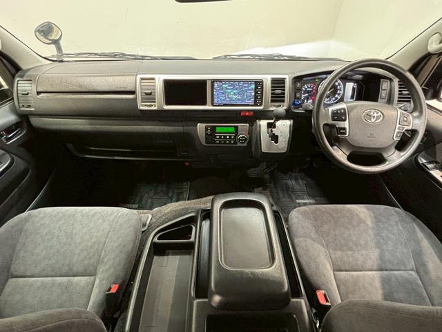 ハイエースワゴン ＧＬ　７インチナビ　パノラミックビューモニター　衝突軽減ブレーキ　車線逸脱防止　ＡＣ１００Ｖ　ＥＴＣ　オートハイビーム　スマートキー　プッシュスタート　オートエアコン　ＬＥＤヘッドライト（49枚目）