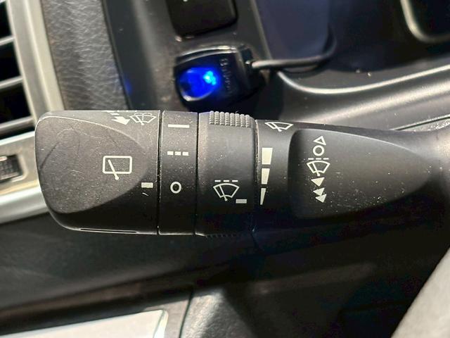 ハイエースワゴン ＧＬ　７インチナビ　パノラミックビューモニター　衝突軽減ブレーキ　車線逸脱防止　ＡＣ１００Ｖ　ＥＴＣ　オートハイビーム　スマートキー　プッシュスタート　オートエアコン　ＬＥＤヘッドライト（75枚目）