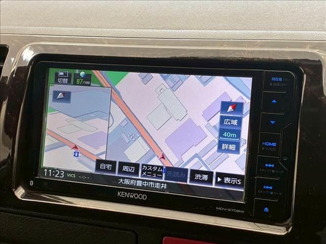 ハイエースバン スーパーＧＬダークプライム２　７インチナビ　デジタルインナーミラー　衝突軽減ブレーキ　車線逸脱防止　ＡＣ１００Ｖ　ＬＥＤヘッドライト　助手席エアバック　オートハイビーム　スマートキー　プッシュスタート　オートライト（3枚目）