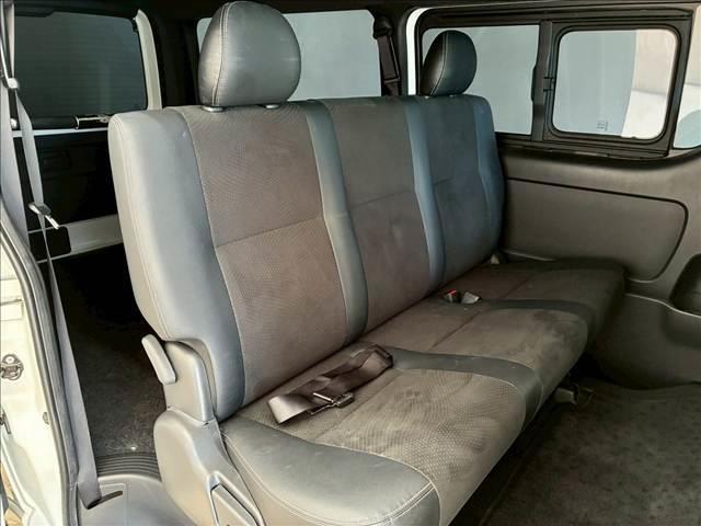 ハイエースバン スーパーＧＬダークプライム２　７インチナビ　デジタルインナーミラー　衝突軽減ブレーキ　車線逸脱防止　ＡＣ１００Ｖ　ＬＥＤヘッドライト　助手席エアバック　オートハイビーム　スマートキー　プッシュスタート　オートライト（10枚目）