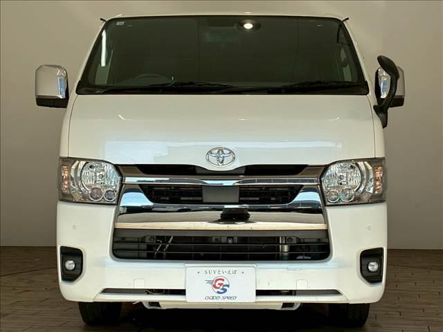 ハイエースバン スーパーＧＬダークプライム２　７インチナビ　デジタルインナーミラー　衝突軽減ブレーキ　車線逸脱防止　ＡＣ１００Ｖ　ＬＥＤヘッドライト　助手席エアバック　オートハイビーム　スマートキー　プッシュスタート　オートライト（12枚目）