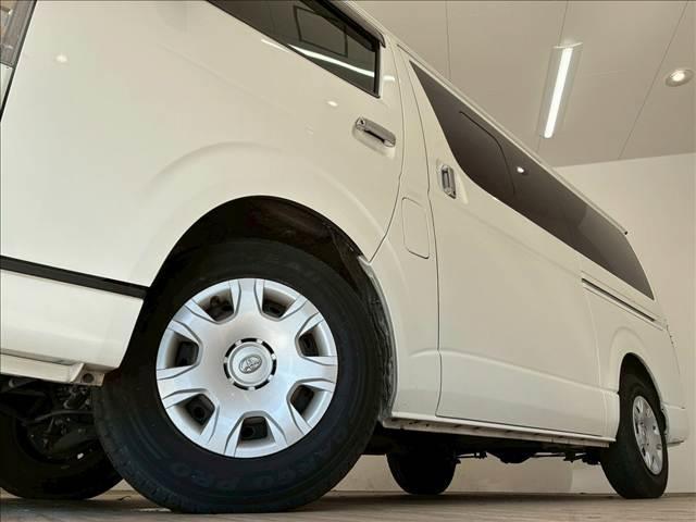 ハイエースバン スーパーＧＬダークプライム２　７インチナビ　デジタルインナーミラー　衝突軽減ブレーキ　車線逸脱防止　ＡＣ１００Ｖ　ＬＥＤヘッドライト　助手席エアバック　オートハイビーム　スマートキー　プッシュスタート　オートライト（18枚目）