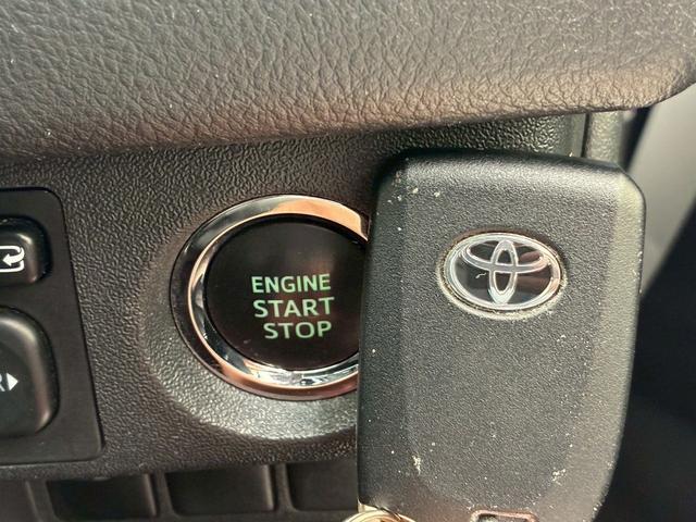 ハイエースバン スーパーＧＬダークプライム２　７インチナビ　デジタルインナーミラー　衝突軽減ブレーキ　車線逸脱防止　ＡＣ１００Ｖ　ＬＥＤヘッドライト　助手席エアバック　オートハイビーム　スマートキー　プッシュスタート　オートライト（22枚目）