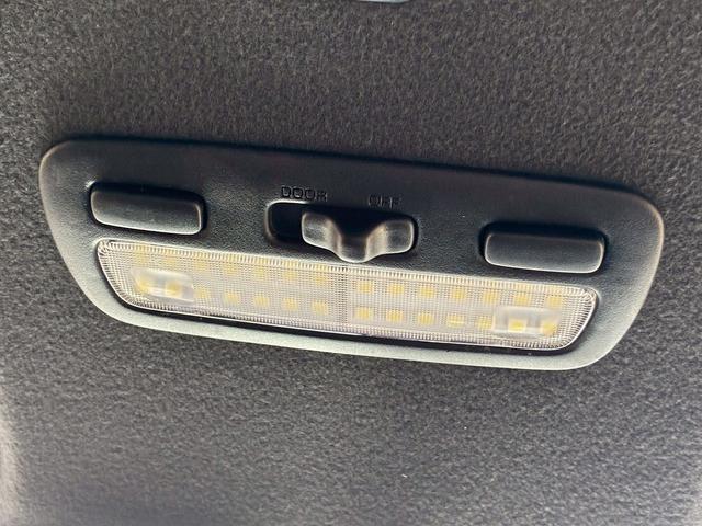 ハイエースバン スーパーＧＬダークプライム２　７インチナビ　デジタルインナーミラー　衝突軽減ブレーキ　車線逸脱防止　ＡＣ１００Ｖ　ＬＥＤヘッドライト　助手席エアバック　オートハイビーム　スマートキー　プッシュスタート　オートライト（33枚目）