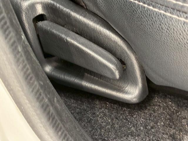 ハイエースバン スーパーＧＬダークプライム２　７インチナビ　デジタルインナーミラー　衝突軽減ブレーキ　車線逸脱防止　ＡＣ１００Ｖ　ＬＥＤヘッドライト　助手席エアバック　オートハイビーム　スマートキー　プッシュスタート　オートライト（39枚目）