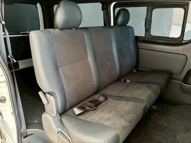 ハイエースバン スーパーＧＬダークプライム２　７インチナビ　デジタルインナーミラー　衝突軽減ブレーキ　車線逸脱防止　ＡＣ１００Ｖ　ＬＥＤヘッドライト　助手席エアバック　オートハイビーム　スマートキー　プッシュスタート　オートライト（41枚目）