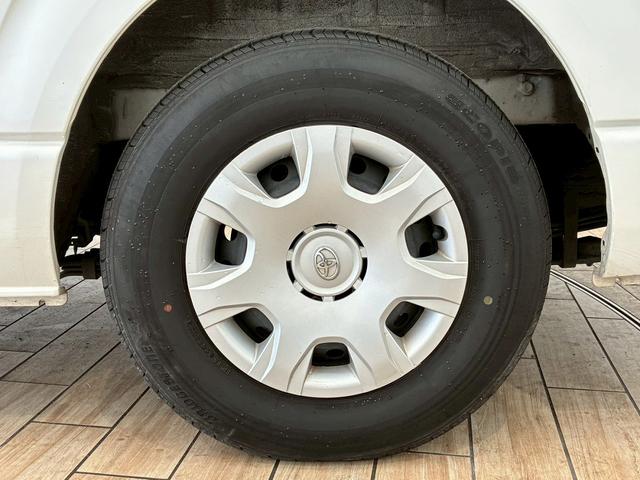 ハイエースバン スーパーＧＬダークプライム２　７インチナビ　デジタルインナーミラー　衝突軽減ブレーキ　車線逸脱防止　ＡＣ１００Ｖ　ＬＥＤヘッドライト　助手席エアバック　オートハイビーム　スマートキー　プッシュスタート　オートライト（62枚目）