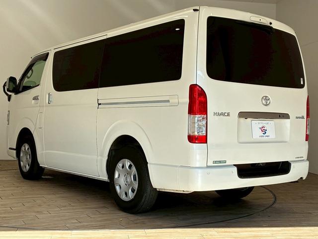 ハイエースバン スーパーＧＬダークプライム２　７インチナビ　デジタルインナーミラー　衝突軽減ブレーキ　車線逸脱防止　ＡＣ１００Ｖ　ＬＥＤヘッドライト　助手席エアバック　オートハイビーム　スマートキー　プッシュスタート　オートライト（71枚目）
