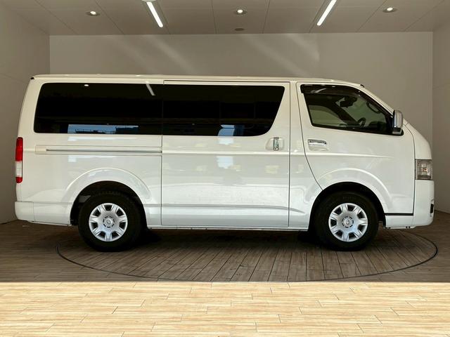 ハイエースバン スーパーＧＬダークプライム２　７インチナビ　デジタルインナーミラー　衝突軽減ブレーキ　車線逸脱防止　ＡＣ１００Ｖ　ＬＥＤヘッドライト　助手席エアバック　オートハイビーム　スマートキー　プッシュスタート　オートライト（73枚目）