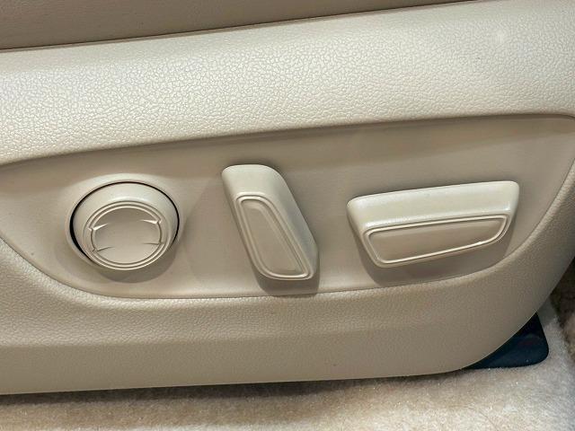 ランドクルーザー ＺＸ　モデリスタエアロ　モデリスタフェンダーガーニッシュ　サンルーフ　ルーフレール　ＪＢＬサウンド　リアエンターテイメント　ヘッドアップディスプレイ　ブラインドスポットモニター　純正ナビ　パノラミックビュー（41枚目）