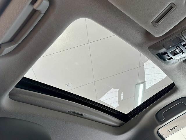 ランドクルーザープラド TX“Lパッケージ” 純正マルチナビ パノラミックビューモニター サンルーフ ルーフレール 7人乗り ブラックレザーシート レーダークルーズ車線逸脱防止 衝突軽減ブレーキ クリアランスソナー シートヒーター シートクーラー(5枚目)