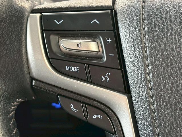 ランドクルーザープラド TX“Lパッケージ” 純正マルチナビ パノラミックビューモニター サンルーフ ルーフレール 7人乗り ブラックレザーシート レーダークルーズ車線逸脱防止 衝突軽減ブレーキ クリアランスソナー シートヒーター シートクーラー(31枚目)