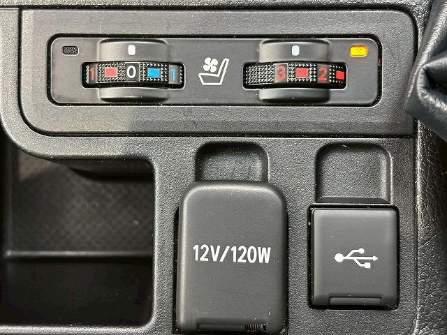 ランドクルーザープラド TX“Lパッケージ” 純正マルチナビ パノラミックビューモニター サンルーフ ルーフレール 7人乗り ブラックレザーシート レーダークルーズ車線逸脱防止 衝突軽減ブレーキ クリアランスソナー シートヒーター シートクーラー(50枚目)